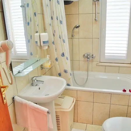 M Apartman *