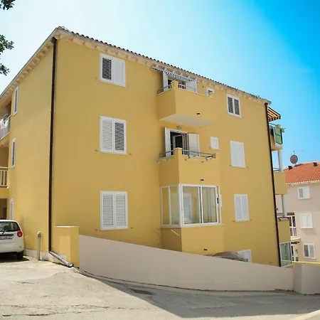 M Apartman